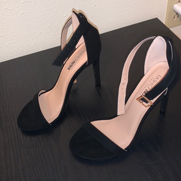 Strapped success heel - Picture 1 of 1